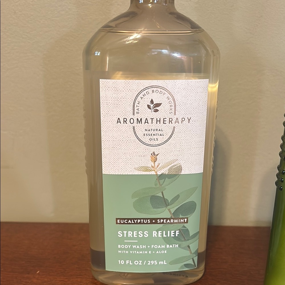 Bath & Body Works stresses releif Moisturizer & Body wash - Picture 2 of 12